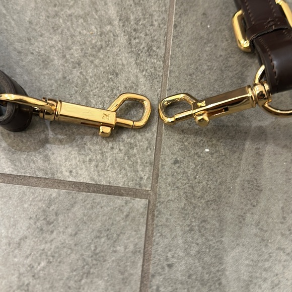 EUC Louis Vuitton Damier Ebene Trevi PM w/ Strap - Picture 9 of 17